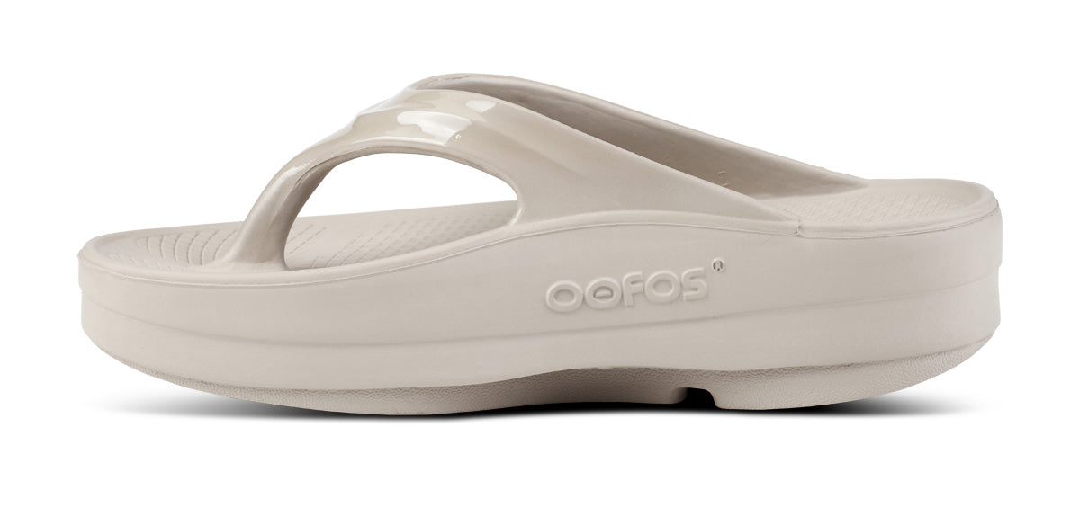 OOFOS Women's OOmega Recovery Sandal - Nomad – oofos.international
